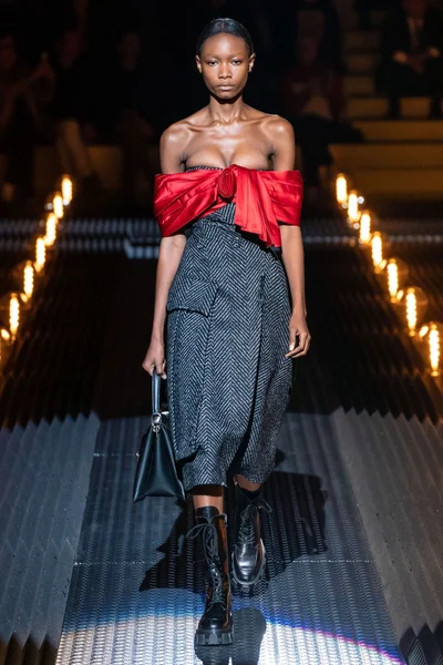 Look 17